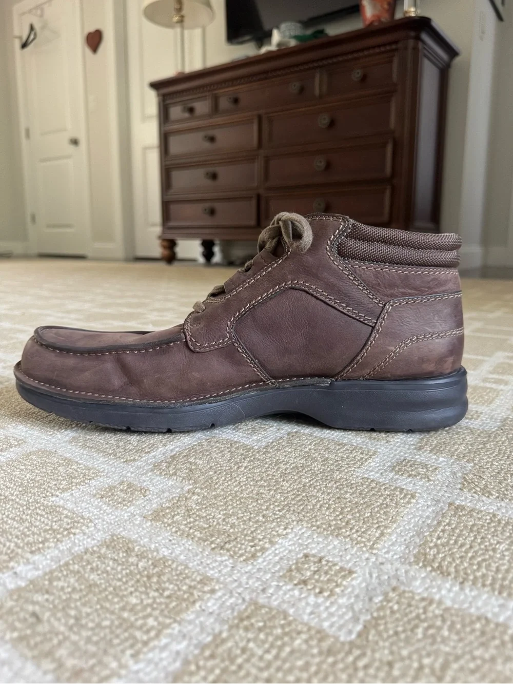 Clarks Leather Chukka Boots Moc Toe Comfort Shoes Travel Brown Size 13